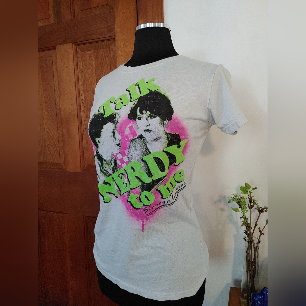 Sixteen Candles Talk Nerdy to Me T-shirt. Size medium.